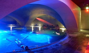 Water and coloured lights at Liquidrom Therme,