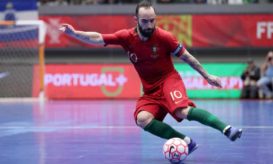 Ricardinho Futsal King Who Combines The Qualities Of Ronaldo And Messi Futsal The Guardian Ricardinho Futsal King Who Combines The Qualities Of Ronaldo And Messi Futsal The Guardian