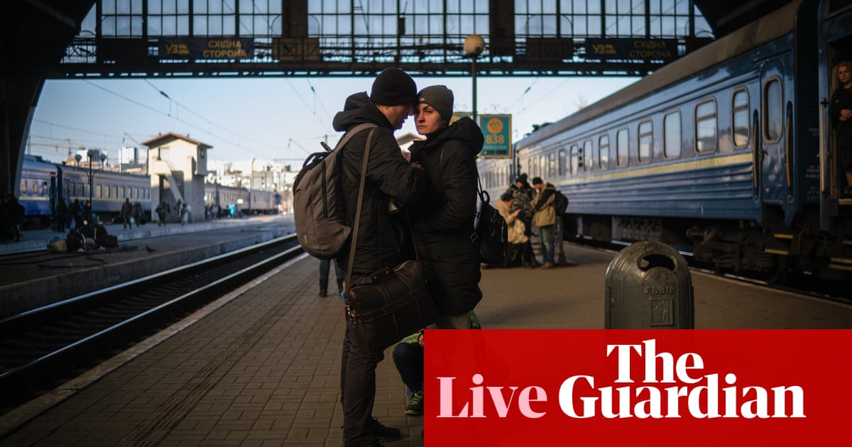 Russia-Ukraine war: Zelenskiy urges talks with Putin; Biden flags ‘clear sign’ Russia considering chemical weapons – live