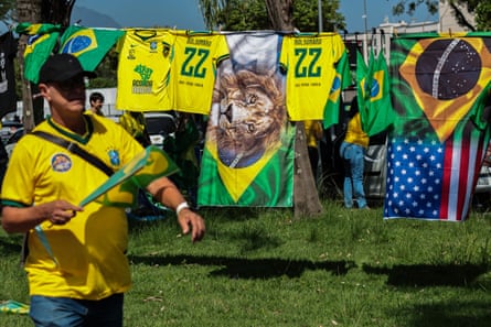 Brazil shirts used by Flávio Bolsonaro’s presidential campaign