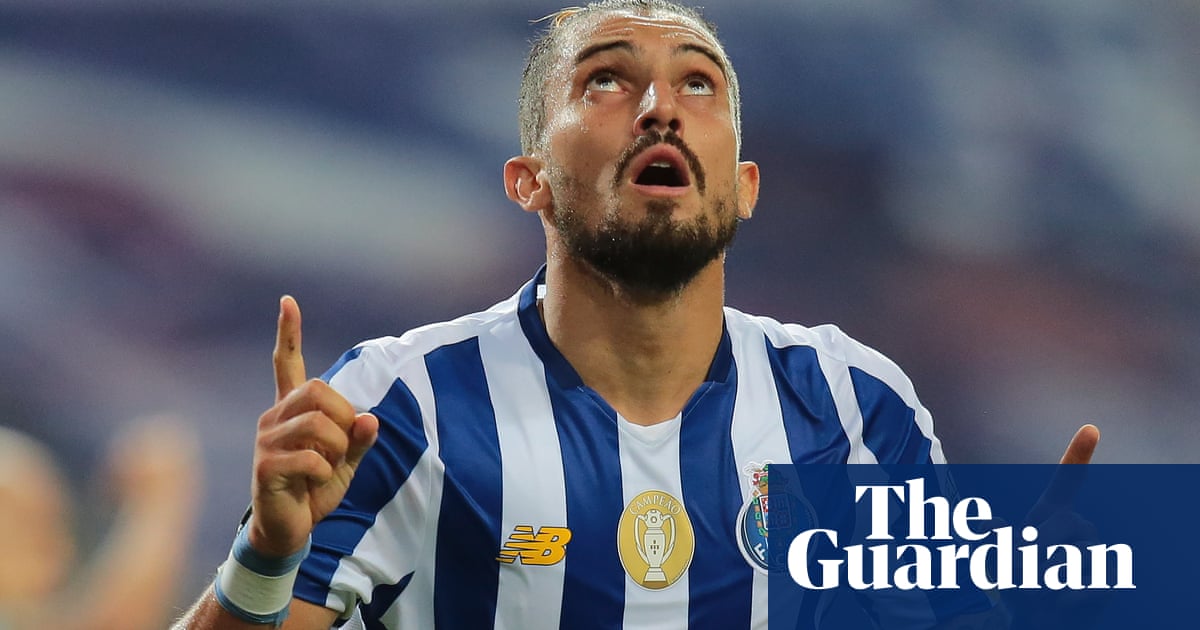 Alex Telles hopes to seal Manchester United move from Porto this week