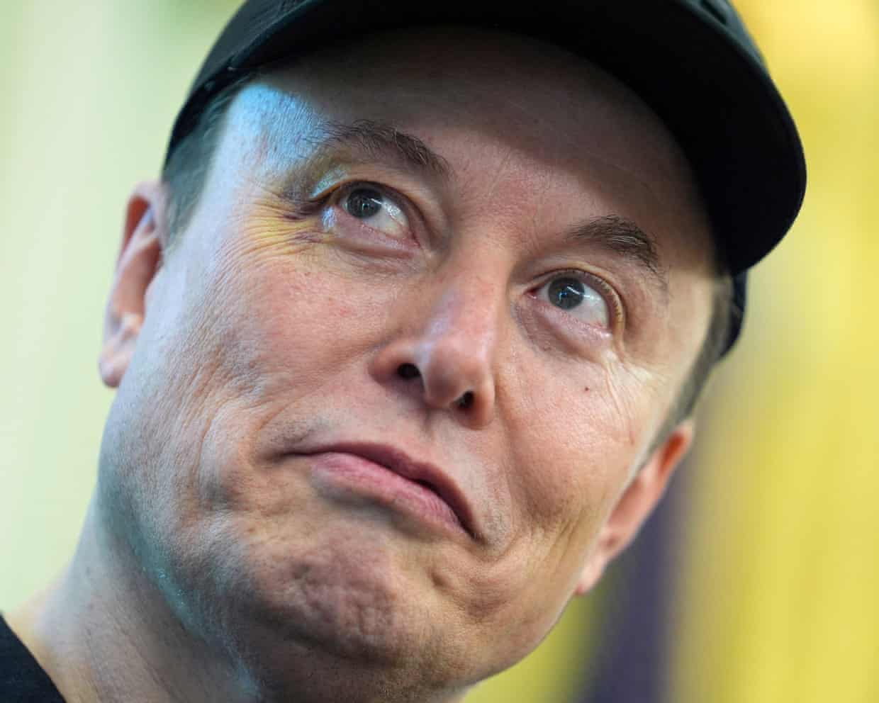 Me reconforta saber que, por mucho dinero que tenga Elon Musk, jamás será gracioso. Me reconforta saber que, por mucho dinero que tenga Elon Musk, jamás será gracioso.