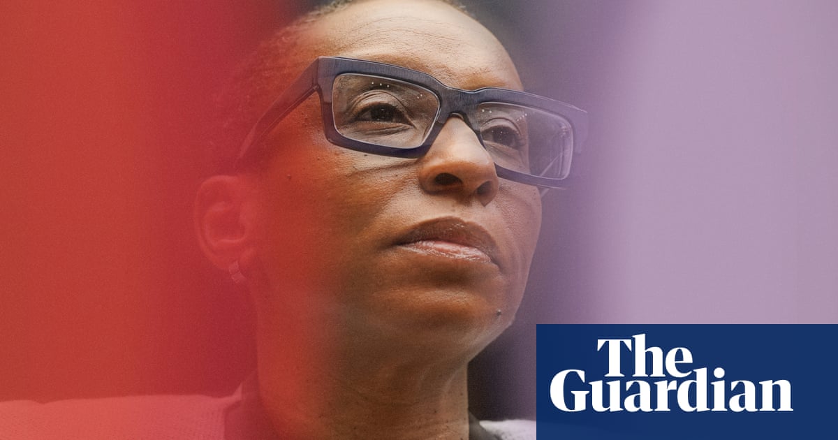 Гей подаде оставка на фона на твърдения за плагиатство но