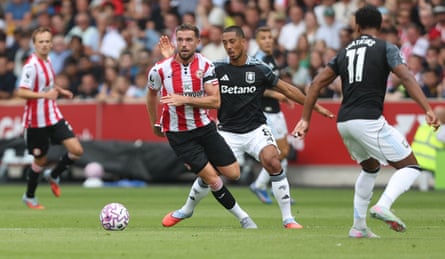 Brentford’s Jordan Henderson runs with the ball against Aston Villa.