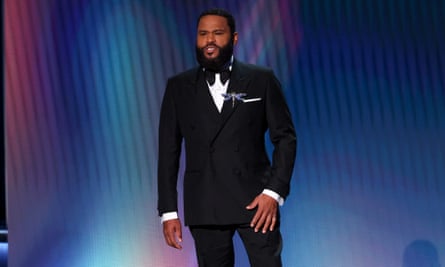 Host Anthony Anderson