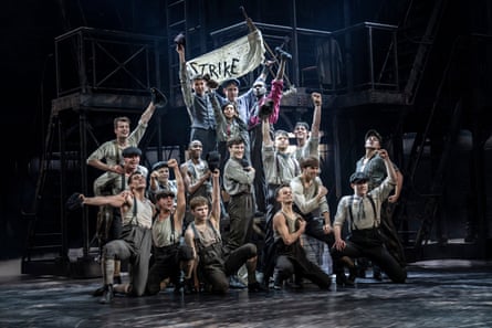 The Newsies cast with Michael Ahomka-Lindsay, on the right in the back row, as Jack Kelly.