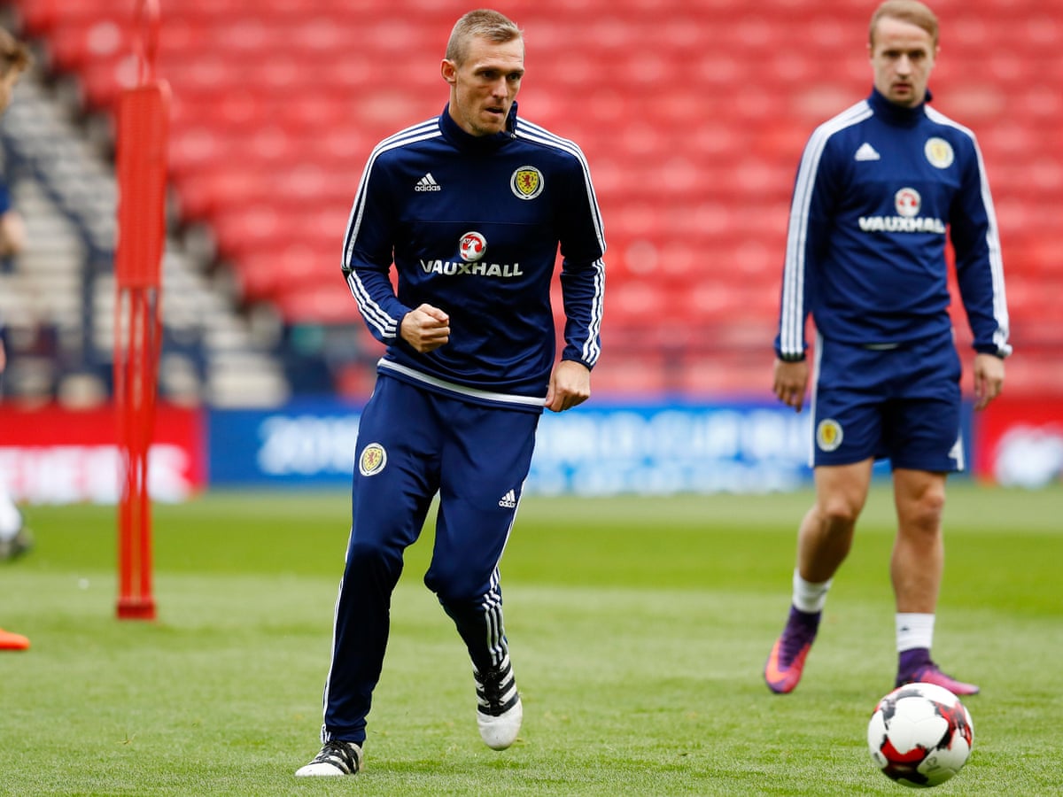 Gordon Strachan On Darren Fletcher No Tattoos No Headphones He S An Inspiration Football The Guardian