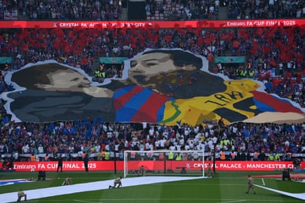 The image of Mark Wealleans and his sons was recreated in a tifo for the FA Cup final.