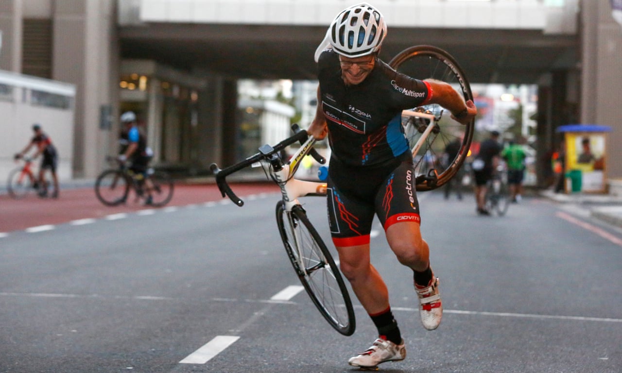 International Bike Race Cancelled Due To Extreme Winds Video Sport The Guardian