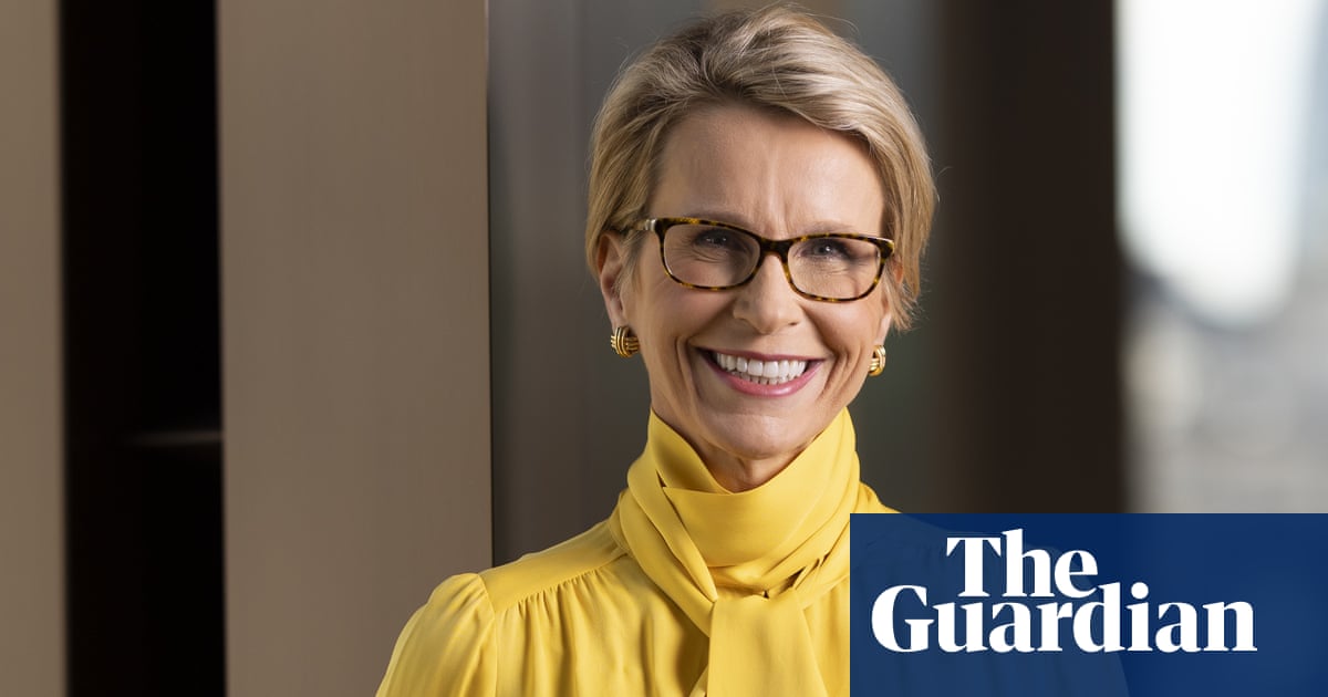 Women Hold 43.4% of Board Seats in UK's FTSE 350 Companies