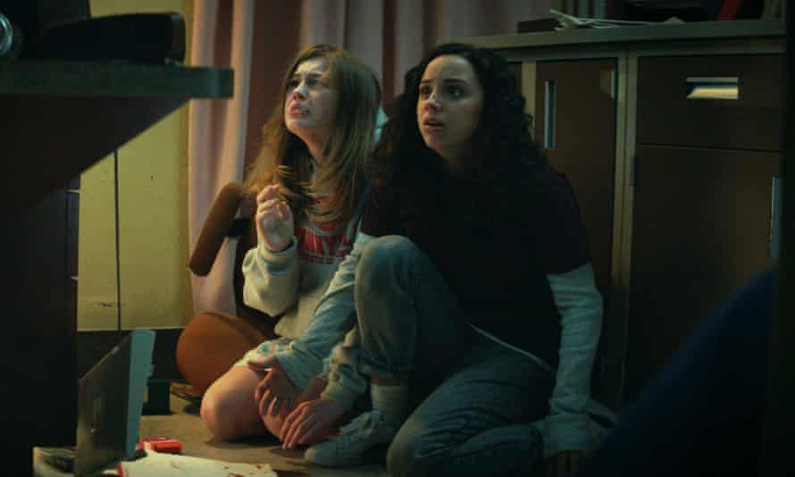 Olivia Welch y Kiana Madeira en Fear Street Parte 1: 1994