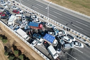 A multi-vehicle collision on Zhengxin Huanghe Bridge in Zhengzhou