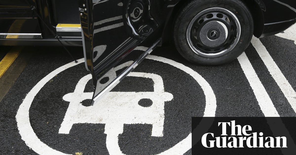 Ministers' £400m plan for electric car charging infrastructure delayed | Environment | The Guardian
