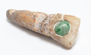 Mayan human tooth with jade inlay, AD500-AD1,000