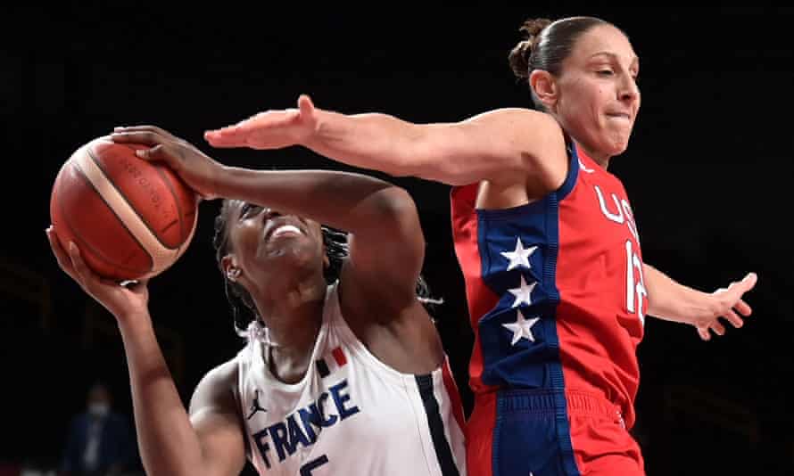 Women S Basketball Usa Tame France To Go 52 Games Unbeaten At Olympics Tokyo Olympic Games The Guardian Women S Basketball Usa Tame France To Go 52 Games Unbeaten At Olympics Tokyo Olympic Games The Guardian