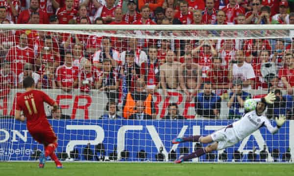 I Didn T Know Where To Run Chelsea S Champions League Win Over Bayern Revisited Football The Guardian
