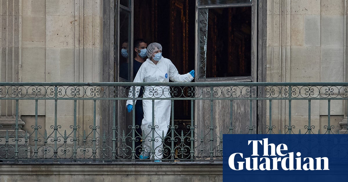 Louvre heist puts pressure on French government over museum security