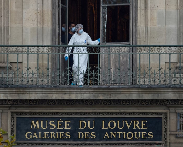 Daring Daylight Heist at the Louvre Museum Shocks Art World