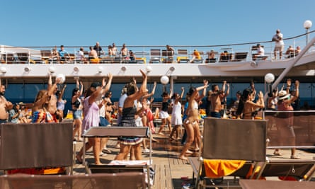 Fitness classes are held in large numbers in the afternoon on board the MSC Orchestra.