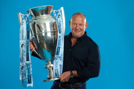 Worcester’s director of rugby, Steve Diamond, poses with the Premiership trophy