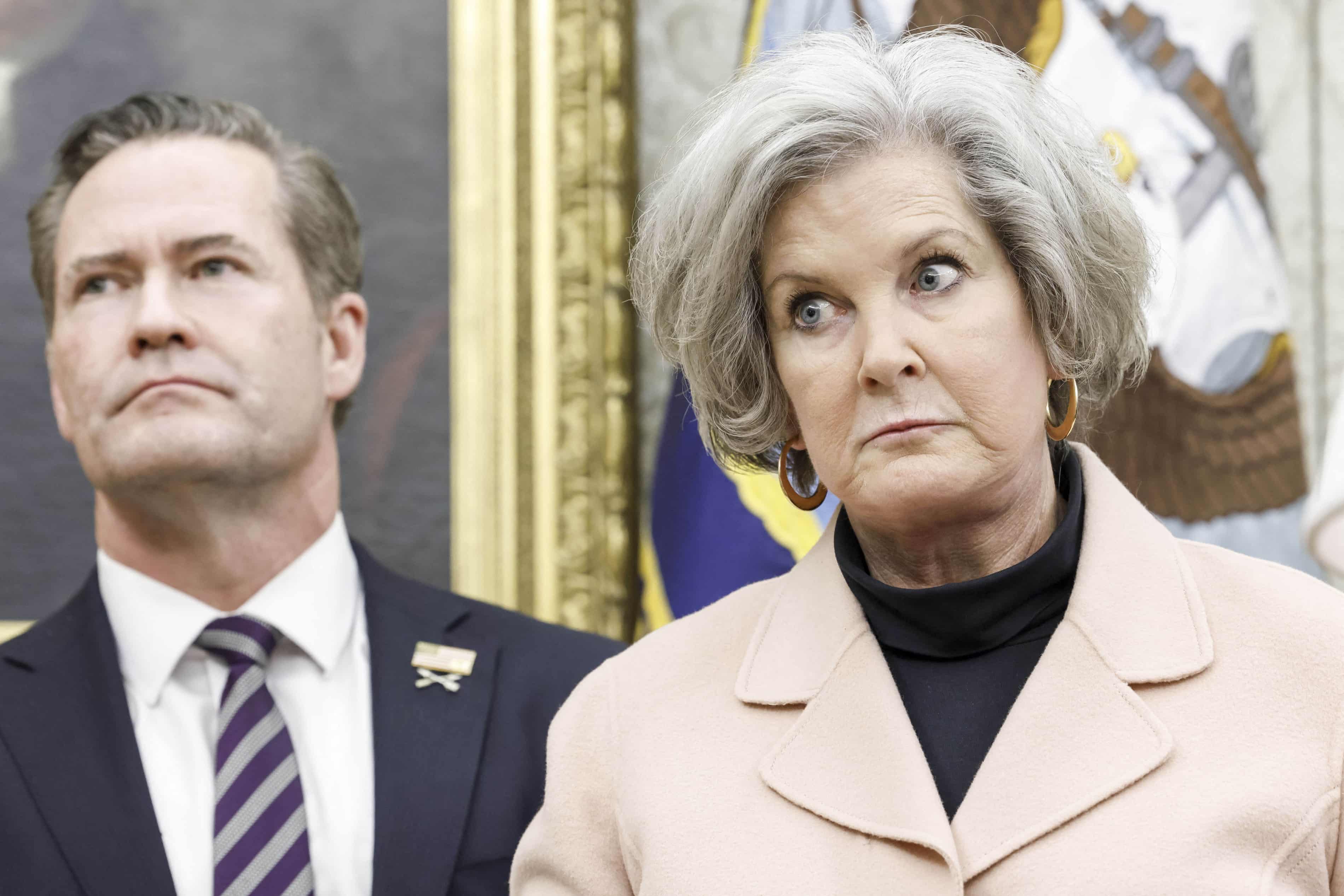 FBI investigating efforts to impersonate White House chief of staff Susie Wiles (theguardian.com)