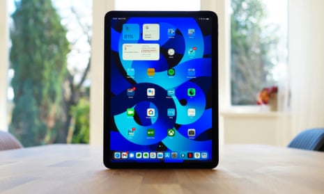 iPad Air review: cheaper iPad Pro for the rest of us gets M1 power ...