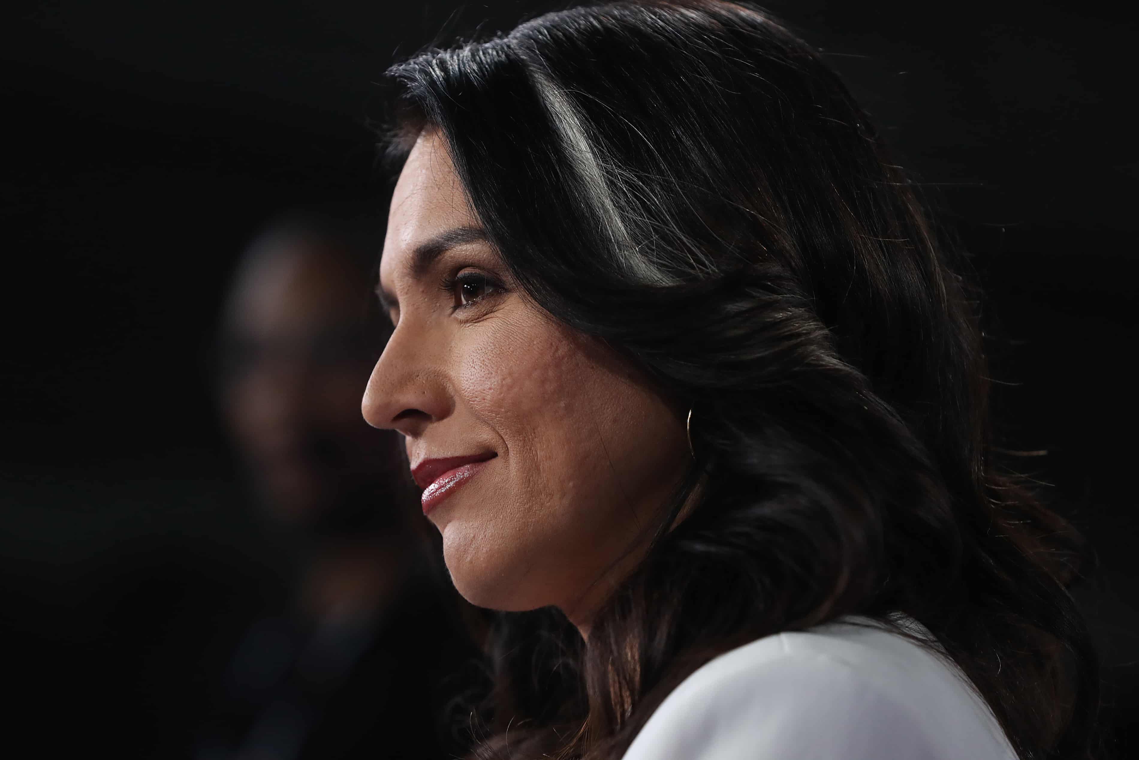 Conspiracy theories and cosying up to dictators: why intelligence experts are spooked by Tulsi Gabbard (theguardian.com)
