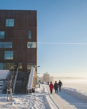 From folks artwork farmhouses to a floating Arctic sauna: the easiest of Swedish structure | Uncover Sweden’s delights 18 The larch facade of the Bildmuseet art museum.