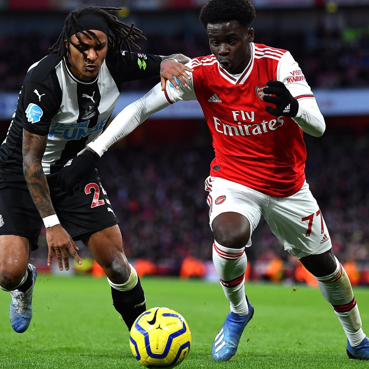 Arsenal S Bukayo Saka Is Reluctantly Making A Big Impression At The Back Football The Guardian
