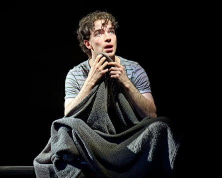 Noah Valentine as Alan Strang.
