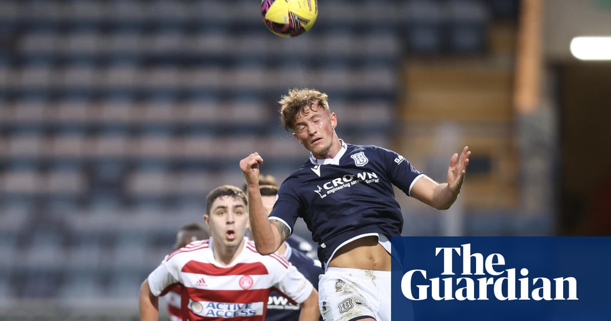 Scottish footballers to be banned from heading ball before and after matches