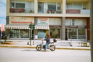 Daily life of asylum seekers in Samos