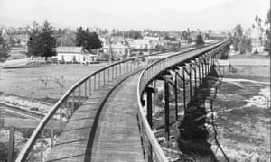 Pasadena cycleway, California, 1900.