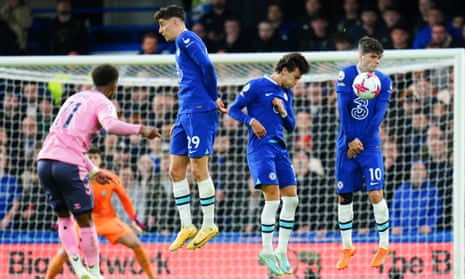 Ooooof: That’s gotta hurt. A free kick from Demarai Gray of Everton hits Christian Pulisic right in the face.