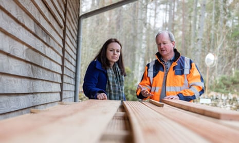 Kate Forbes speaks with Neil Sutherland on a visit to his green construction firm Makar in Inverness.