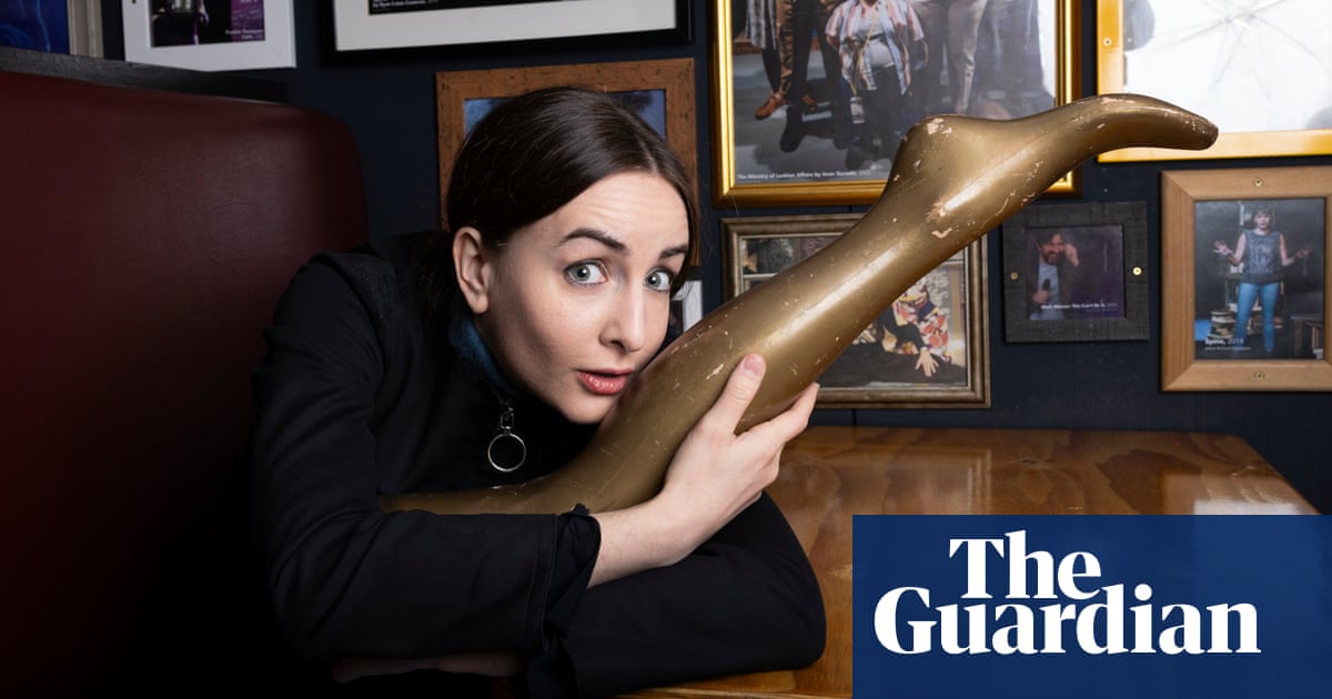 Брайън ЛоганНейното среднощно агонично шоу на леля клоун се превърна