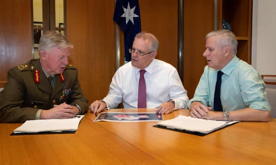 Scott Morrison and Michael McCormack with national drought coordinator Major General Stephen Day