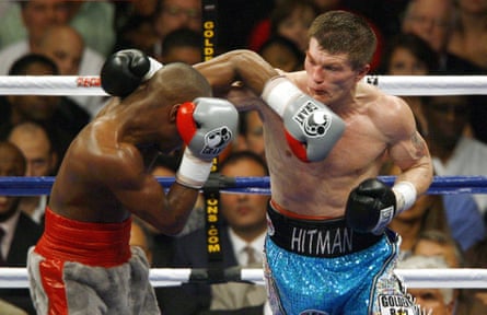 Ricky Hatton fighting Floyd Mayweather Jr