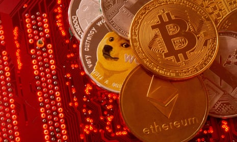 Representations of cryptocurrencies Bitcoin, Ethereum, DogeCoin, Ripple and Litecoin.