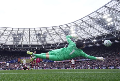 David Raya saves a header from West Ham United’s Taty Castellanos.