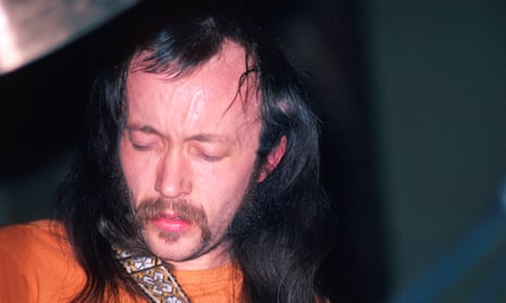 Tony McPhee performing in 1972.