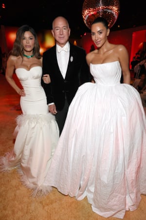 Lauren Sánchez, Jeff Bezos, and Kim Kardashian at the 2025 Vanity Fair party