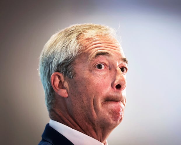 Starmer pide a Farage que se disculpe con sus presuntas víctimas de abuso racial en la escuela Starmer pide a Farage que se disculpe con sus presuntas víctimas de abuso racial en la escuela