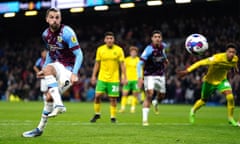 Jay Rodriguez converts his penalty to send Burnley to the top of the Championship