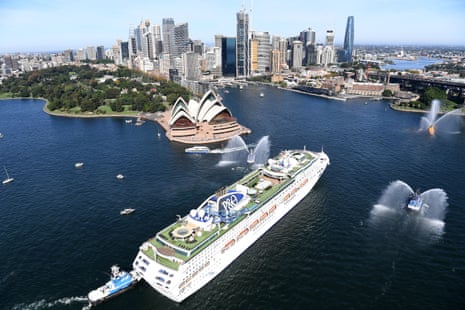 Pacific Explorer arriving in Sydney Harbour