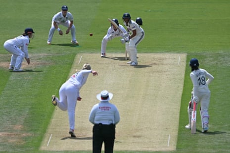 Sophie Ecclestone bowls to Harmanpreet Kaur.