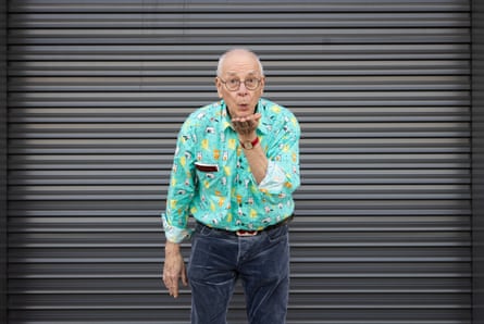 Dr Karl blows a kiss to the camera