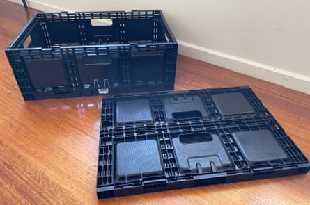 Reusable folding crates