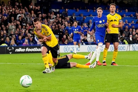 Liverpool 2-1 Atlético Madrid, PSG 6-1 Slovan Bratislava; Chelsea v Leeds – live