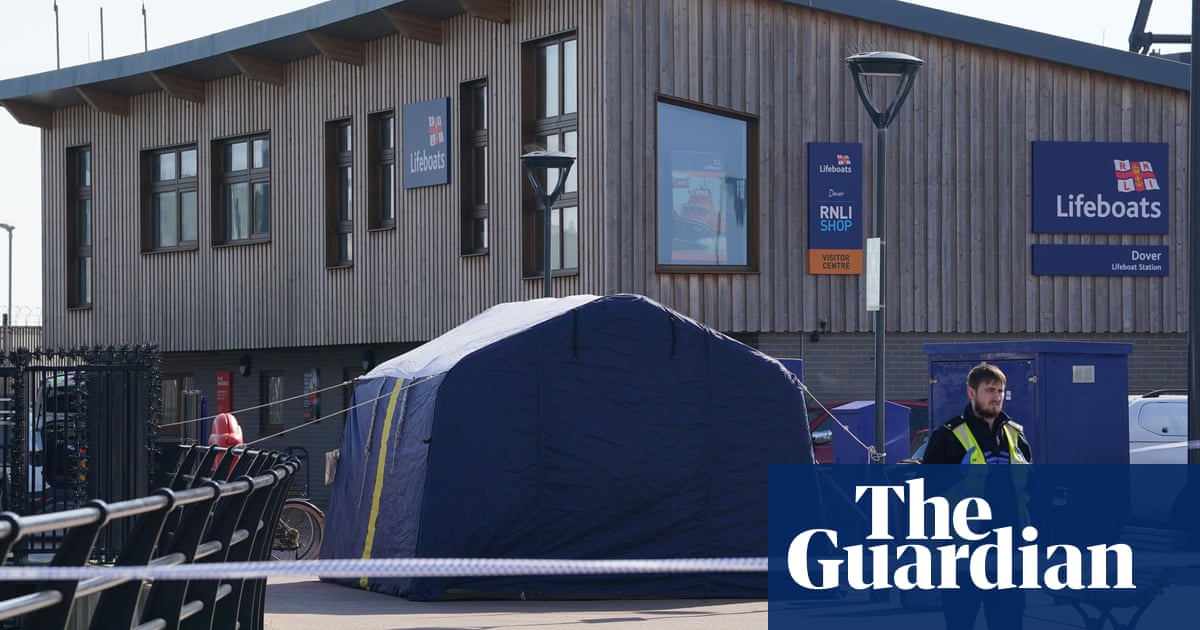 Man confirmed dead after crossing Channel in small boat